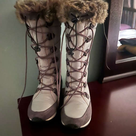 LL Bean Carrabassett Tall Snow Boots Size 6 Pewter Insulated Waterproof fur - Picture 2 of 3